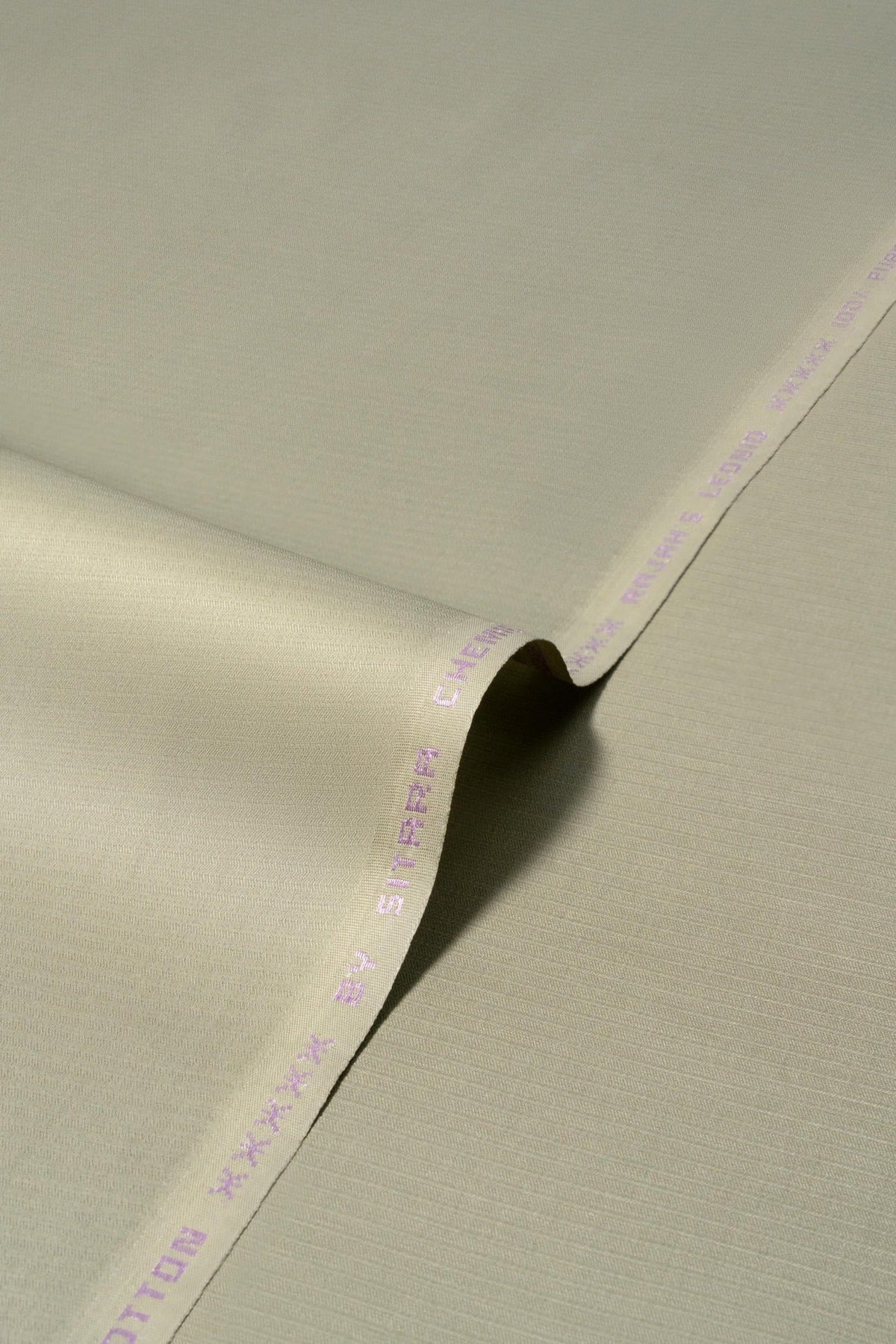Leonid premium everyday essential, close-up of product, image 10 of 13.