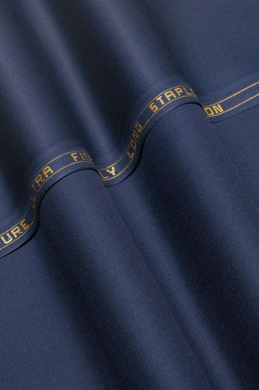 Classic retro fashion find, timeless vintage style. Product image 1 of 6.
